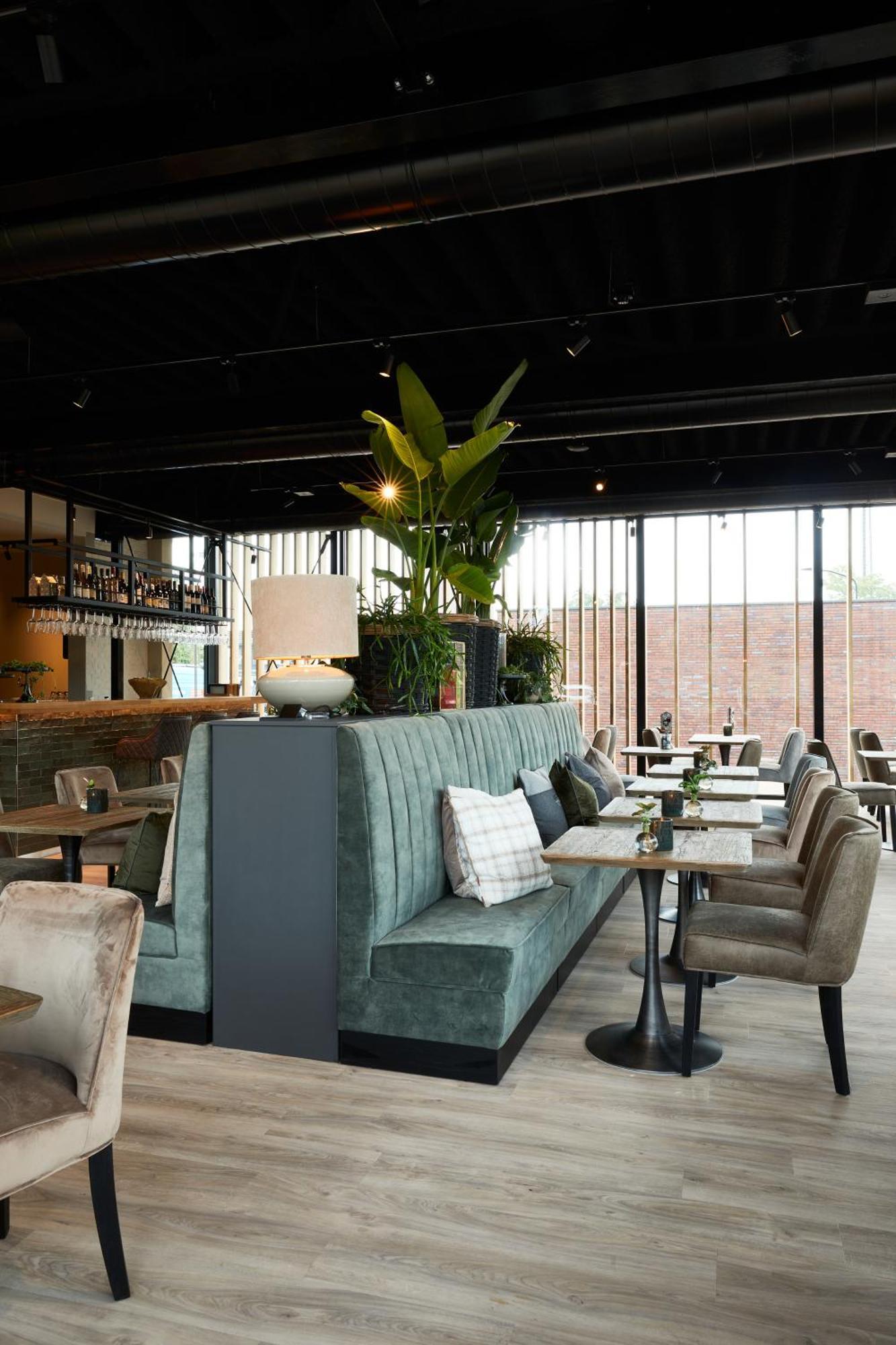 Brasserie Spoorhuis Mijdrecht Buitenkant foto