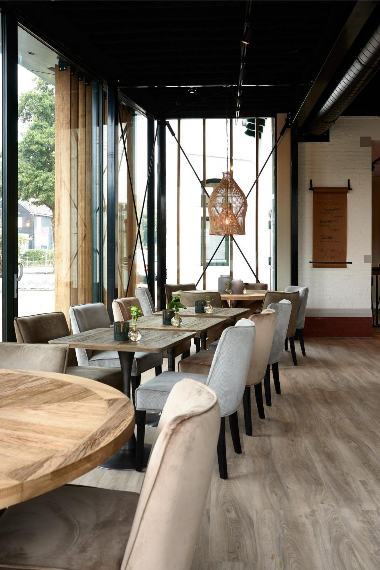 Brasserie Spoorhuis Mijdrecht Buitenkant foto